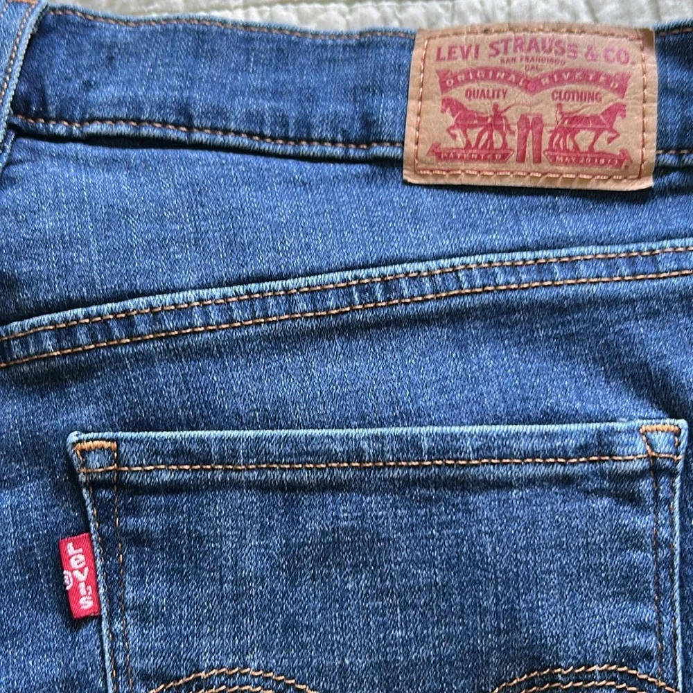 Levi's Blue Jean Classic Bermuda Shorts Relaxed Fit - Picture 3 of 6